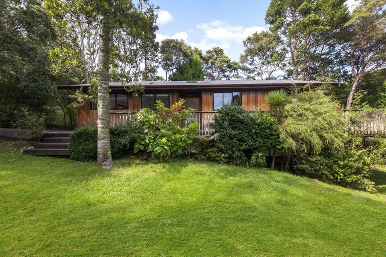 Photo of property in 53b Onedin Place, Titirangi, Auckland, 0604