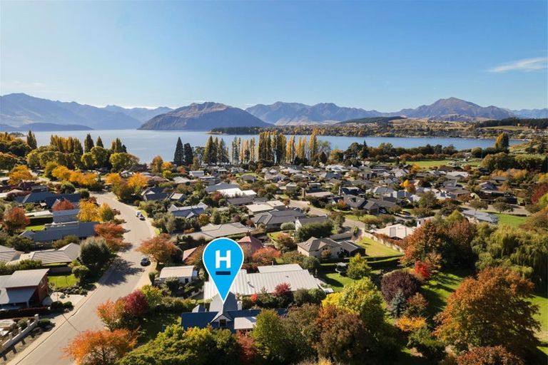 Photo of property in 76 Meadowstone Drive, Wanaka, 9305