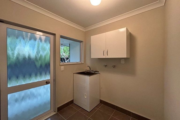 Photo of property in 17 Whiting Crescent, Greenmeadows, Napier, 4112