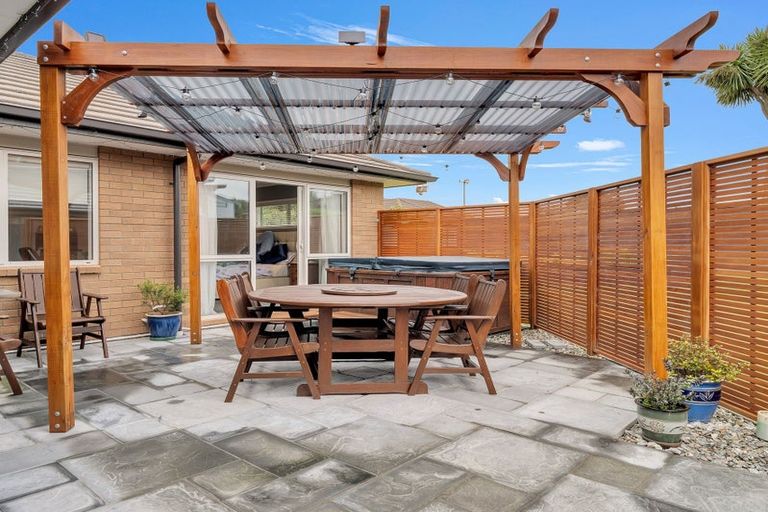 Photo of property in 21 Catchpole Place, Woodend, 7610
