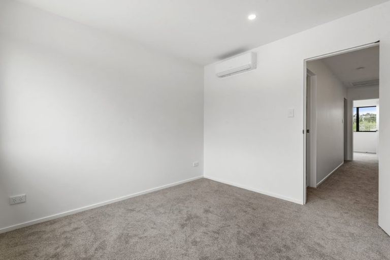 Photo of property in 94 Godley Road, Green Bay, Auckland, 0604