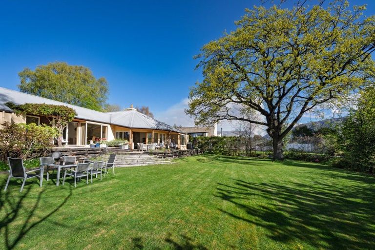 Photo of property in 30 Beacon Point Road, Wanaka, 9305