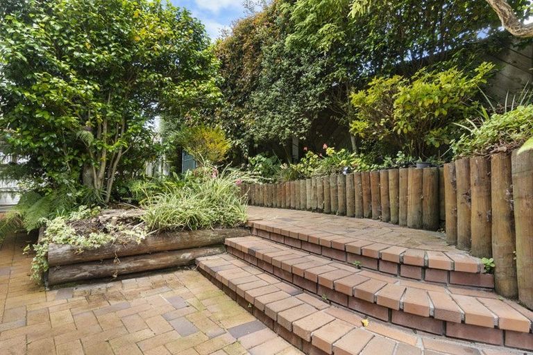 Photo of property in 16 Melva Street, Dinsdale, Hamilton, 3204