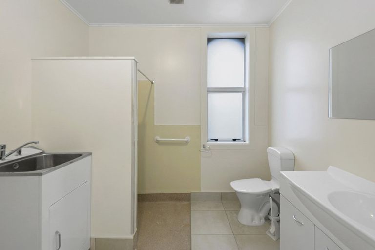 Photo of property in 8 Kowhai Terrace, Saint Martins, Christchurch, 8022