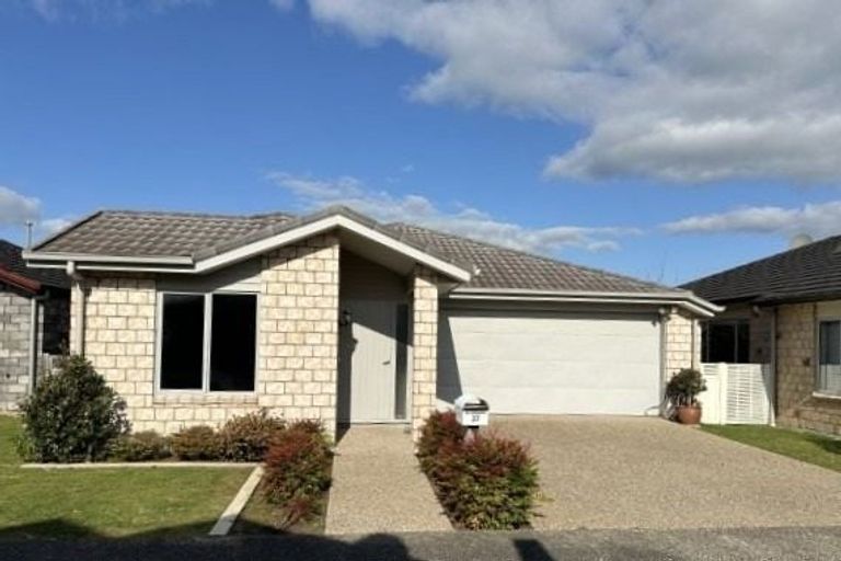 Photo of property in 37 Scoria Close, Pyes Pa, Tauranga, 3112