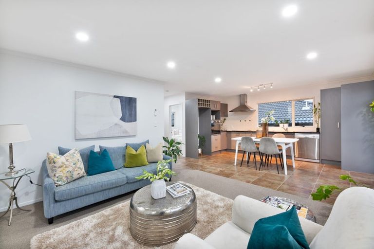 Photo of property in 38c Hetherington Road, Ranui, Auckland, 0612