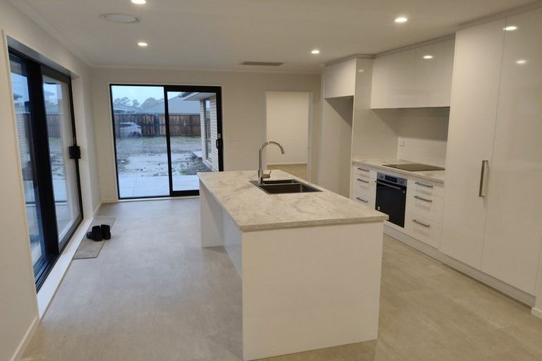 Photo of property in 18 Crossley Avenue, Woodend, 7610