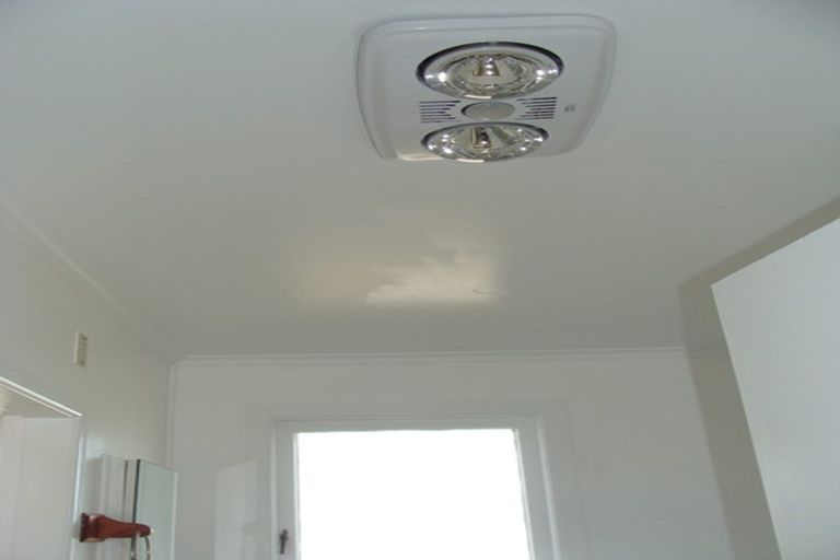 Photo of property in 90 Edgewater Drive, Pakuranga, Auckland, 2010
