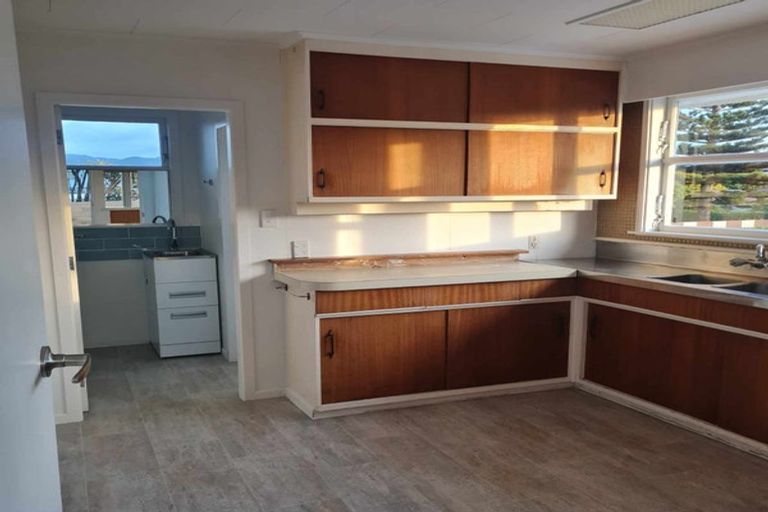 Photo of property in 235 Manly Street, Paraparaumu Beach, Paraparaumu, 5032