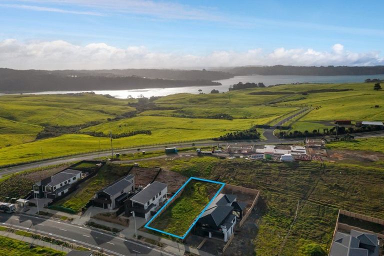 Photo of property in 179 Te Oneroa Way, Long Bay, Auckland, 0630