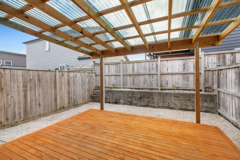 Photo of property in 10 Toia Lane, Silverdale, 0932