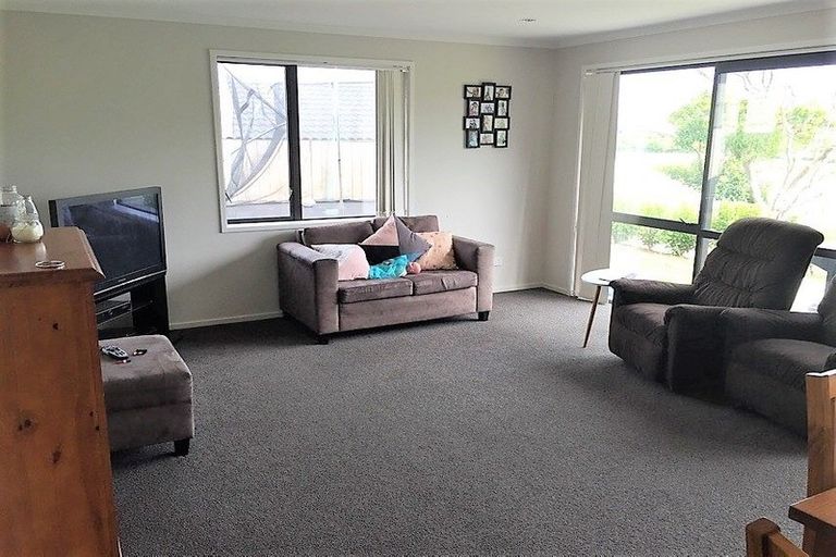Photo of property in 72 Isabella Drive, Pukekohe, 2120