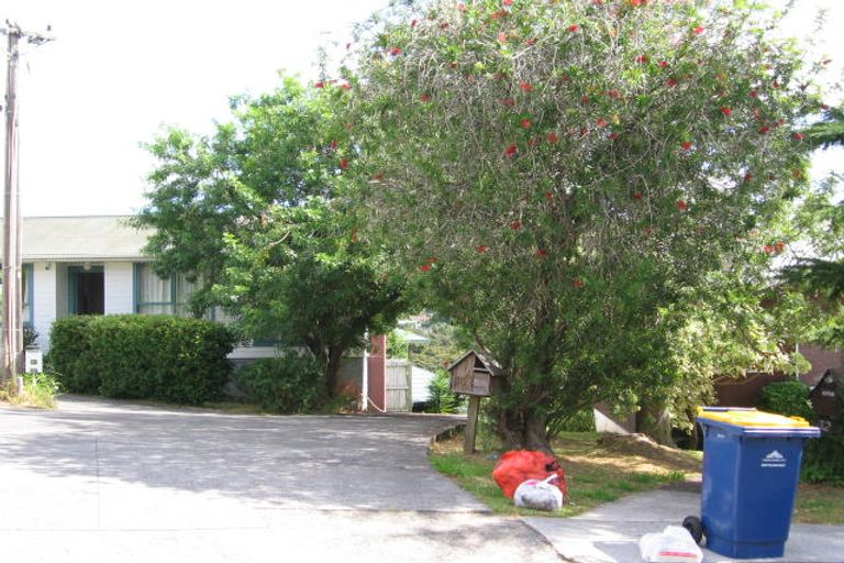 Photo of property in 1/30 Coroglen Avenue, Birkenhead, Auckland, 0626