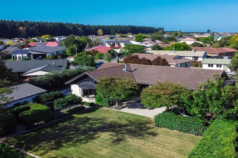 Photo of property in 10 Ludlow Place, Parklands, Christchurch, 8083