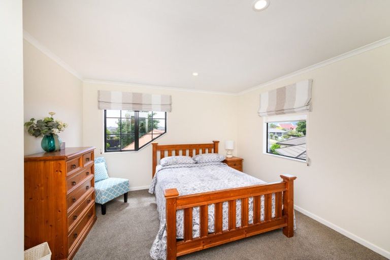 Photo of property in 96 Pacific Drive, Fitzherbert, Palmerston North, 4410