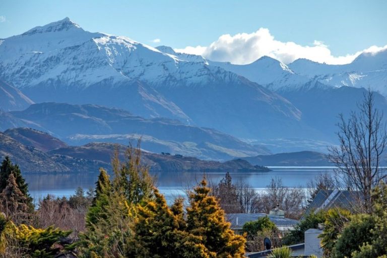 Photo of property in 20 Hunter Crescent, Wanaka, 9305