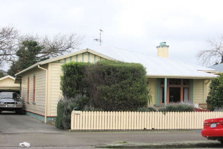 Photo of property in 11 Oxford Street, Hokowhitu, Palmerston North, 4410