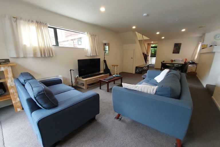 Photo of property in 2u1 Malcolm Lane, Thorndon, Wellington, 6011