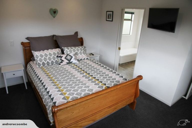 Photo of property in 16 Claridge Place, Taradale, Napier, 4112