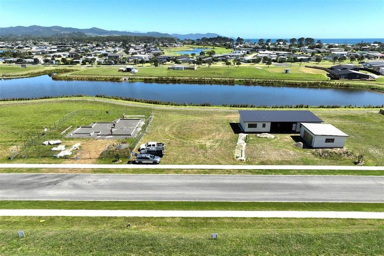 Photo of property in 208 Hamiora Street, Matarangi, 3592