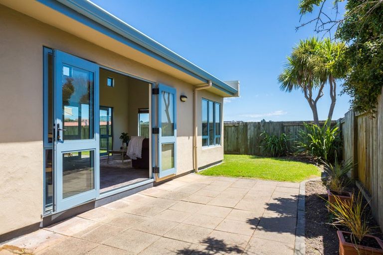 Photo of property in 60 Navigation Drive, Whitby, Porirua, 5024