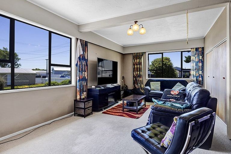 Photo of property in 77 Wilson Street, Hawera, 4610