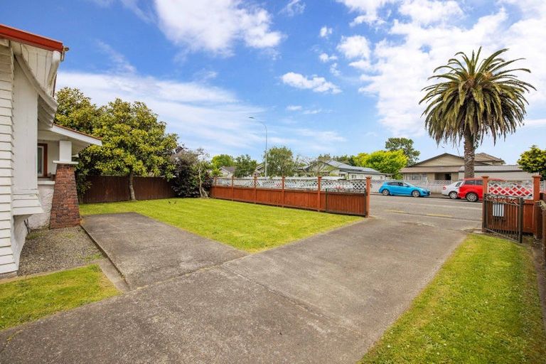 Photo of property in 77 Heretaunga Street, Palmerston North, 4414