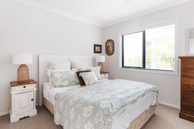 Photo of property in 16 Olive Close, Omokoroa, 3114