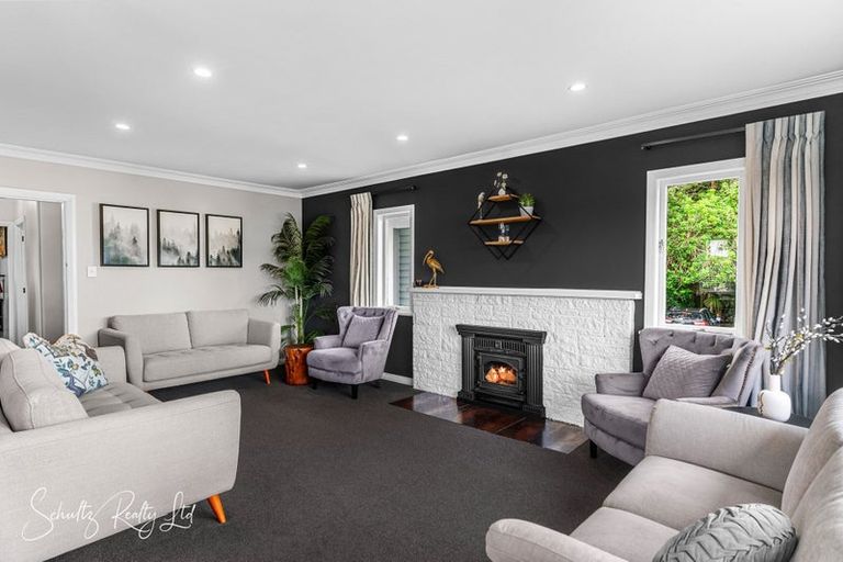 Photo of property in 16 Whaka Street, Maungaturoto, 0520