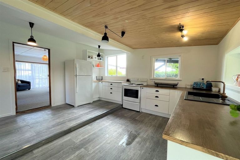 Photo of property in 11 Noble Street, Owaka, 9585