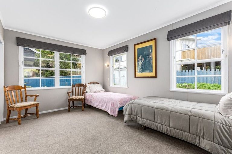 Photo of property in 7 Luff Place, Whitby, Porirua, 5024