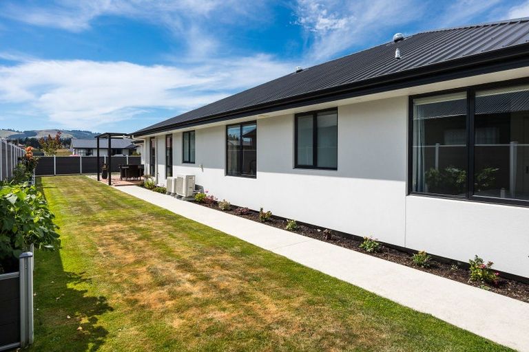 Photo of property in 1 Glenimrie Close, Mosgiel, 9024