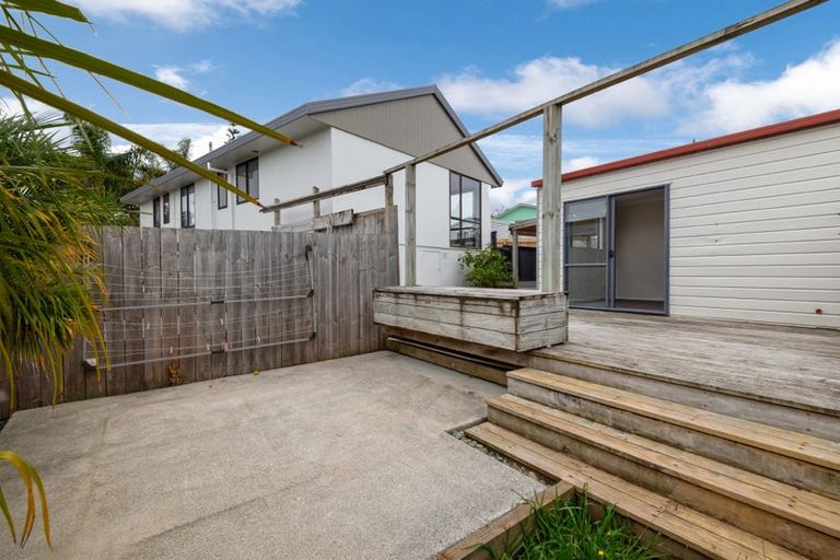 Photo of property in 34a Riserra Drive, Ranui, Auckland, 0612