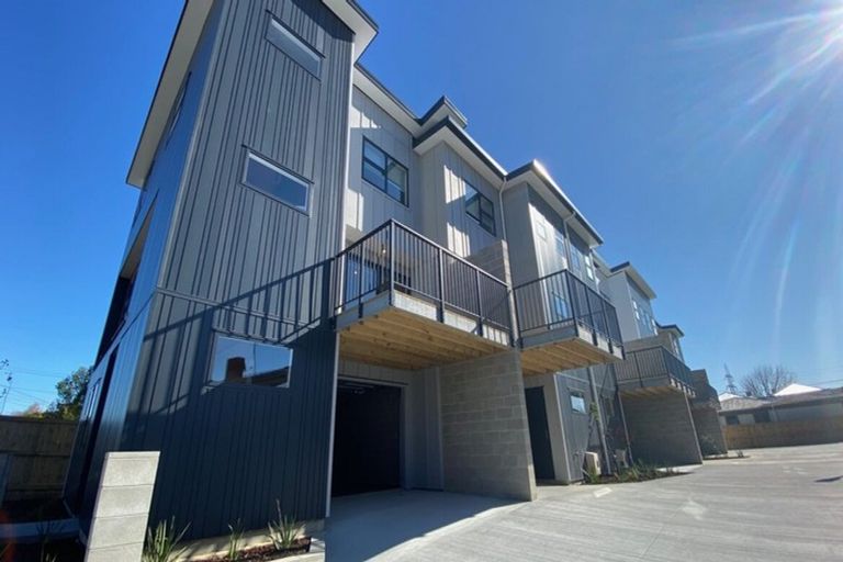 Photo of property in 30u2 May Street, Hamilton East, Hamilton, 3216