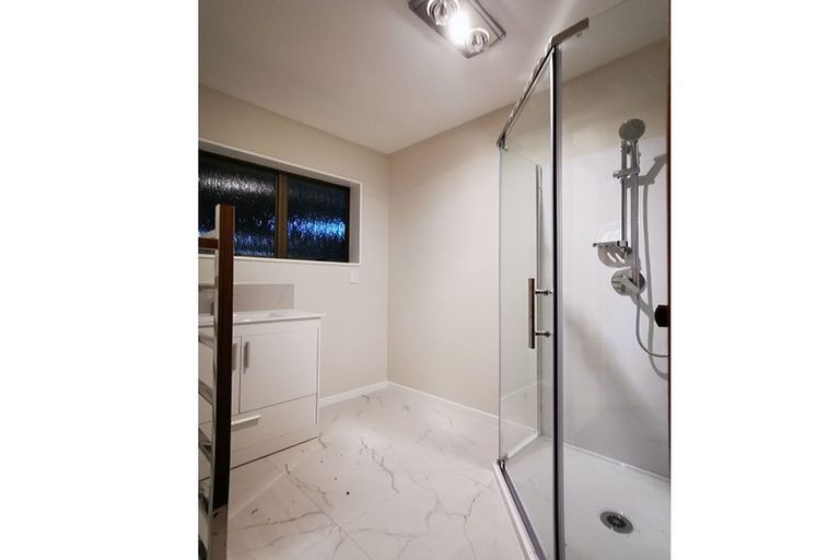 Photo of property in 1/320 Pakuranga Road, Pakuranga Heights, Auckland, 2010