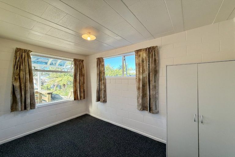 Photo of property in 27 Glendene Avenue, Glendene, Auckland, 0602