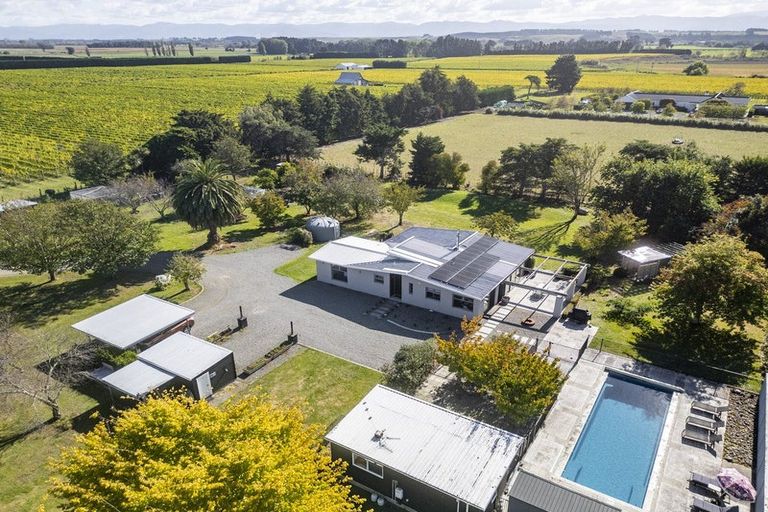 Photo of property in 1 Grey Street, Martinborough, 5711