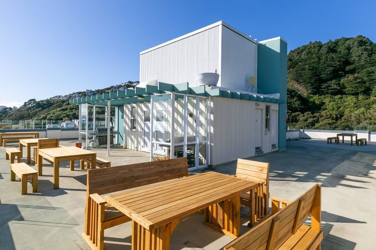 Photo of property in Jerningham Apartments, 20 Oriental Terrace, Oriental Bay, Wellington, 6011