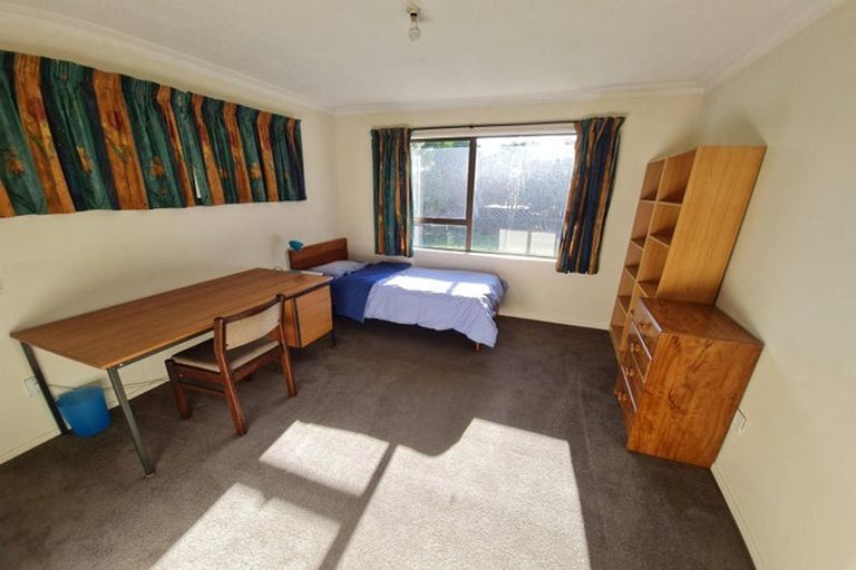 Photo of property in 12 Gatonby Place, Avonhead, Christchurch, 8042