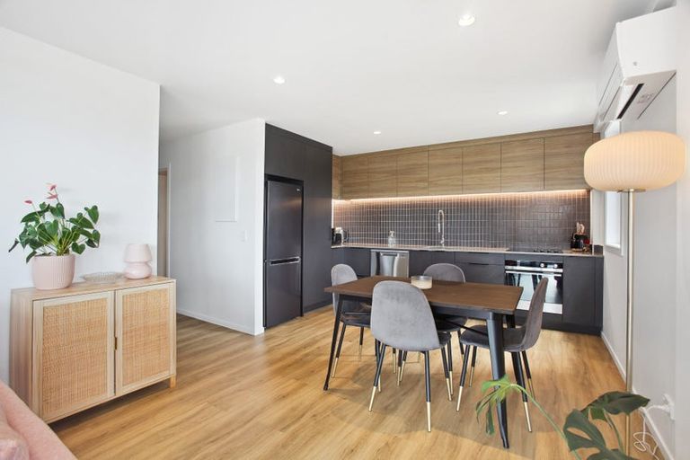 Photo of property in 3/2 Sioux Road, Hobsonville, Auckland, 0616