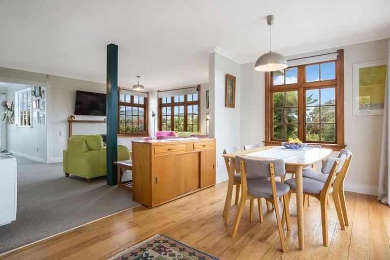 Photo of property in 113 Seaview Road, Paraparaumu Beach, Paraparaumu, 5032