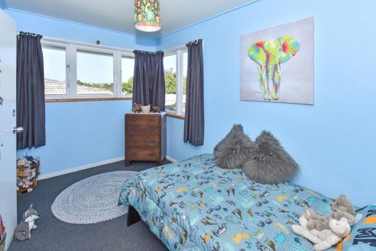 Photo of property in 17 Totara Street, Waiuku, 2123