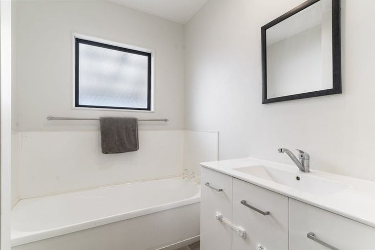 Photo of property in 1/3 Matama Road, Glen Eden, Auckland, 0602