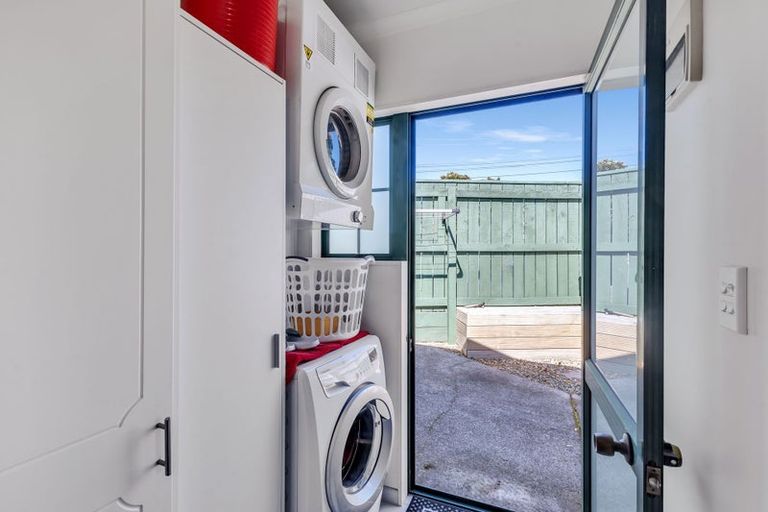 Photo of property in 3/70 Whiteley Street, Moturoa, New Plymouth, 4310