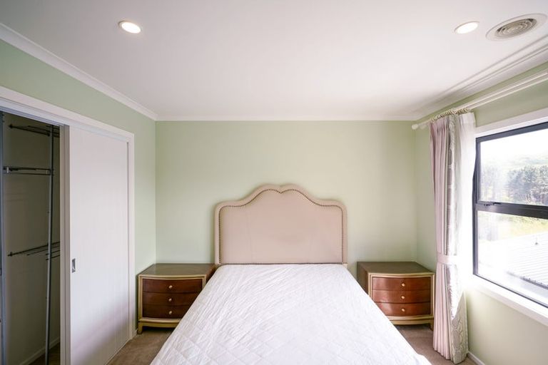 Photo of property in 18 Prestbury Grove, Churton Park, Wellington, 6037