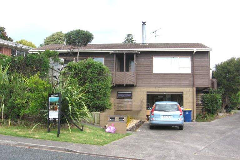 Photo of property in 1/4 Glenwood Avenue, Birkenhead, Auckland, 0626