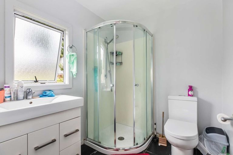 Photo of property in 29 Plumley Crescent, Mangere, Auckland, 2022