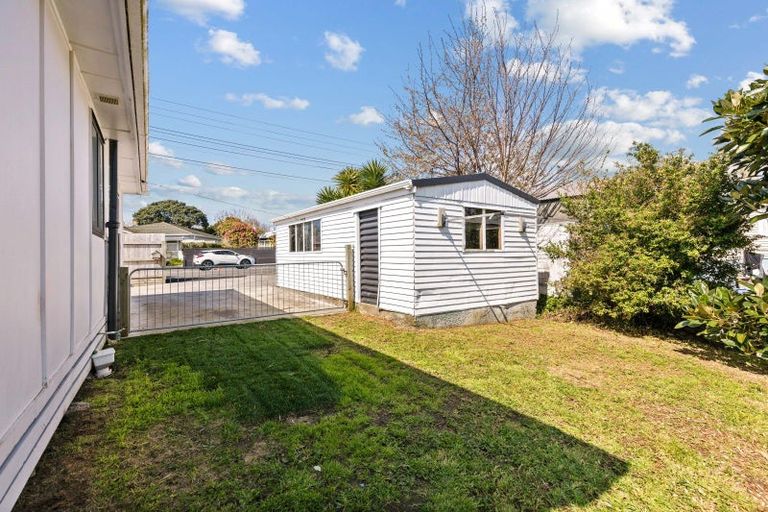Photo of property in 168 Tukapa Street, Westown, New Plymouth, 4310