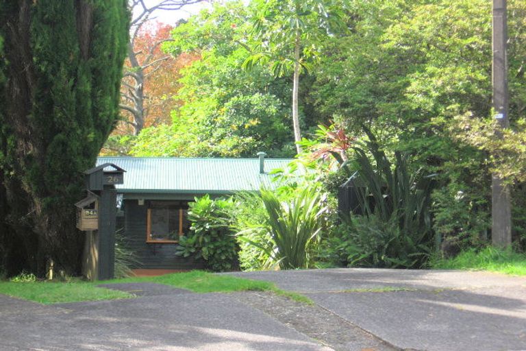 Photo of property in 26 Roland Hill, Glen Eden, Auckland, 0602