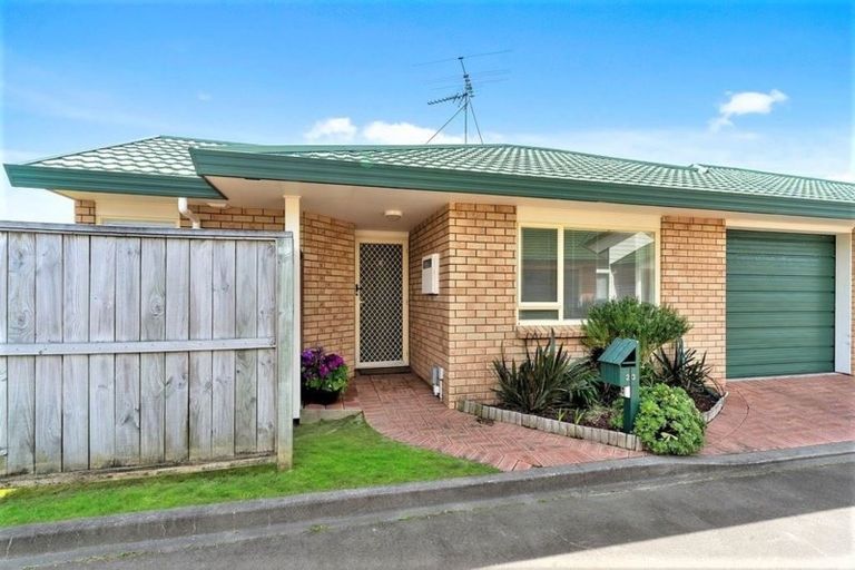 Photo of property in Miramar Villas, 23/3u Byron Street, Miramar, Wellington, 6022